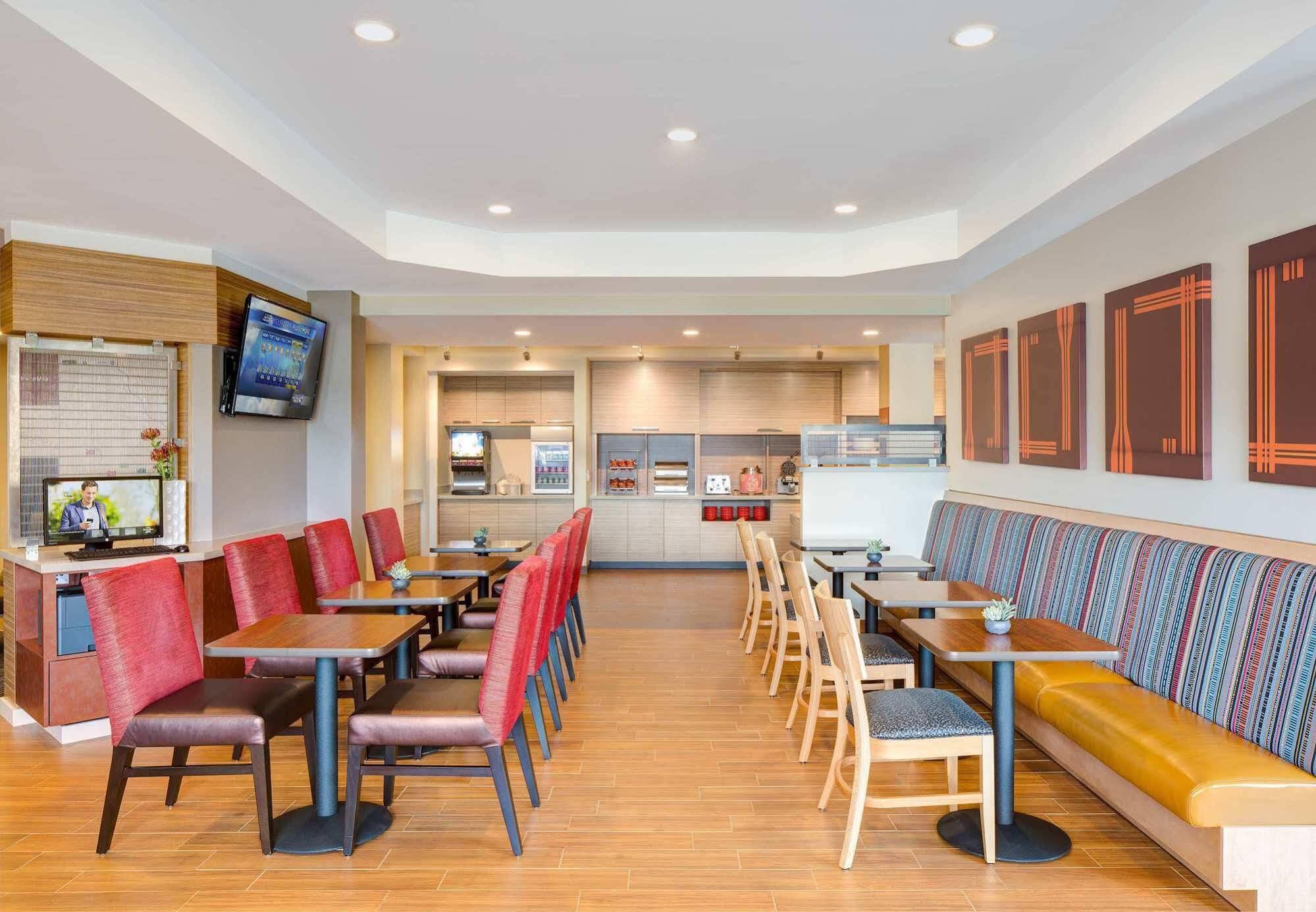 Towneplace Suites By Marriott Tacoma Лейквуд Екстер'єр фото